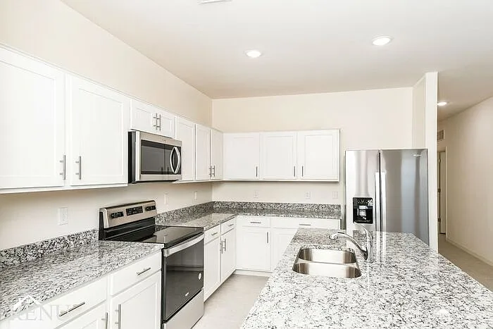 Building Photo - 35578 W San Capistrano Ave