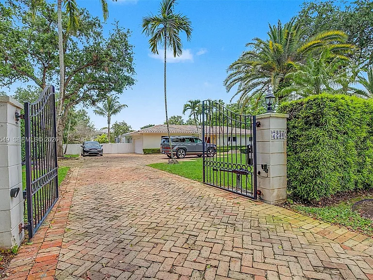 7230 SW 104th St — Photo 34