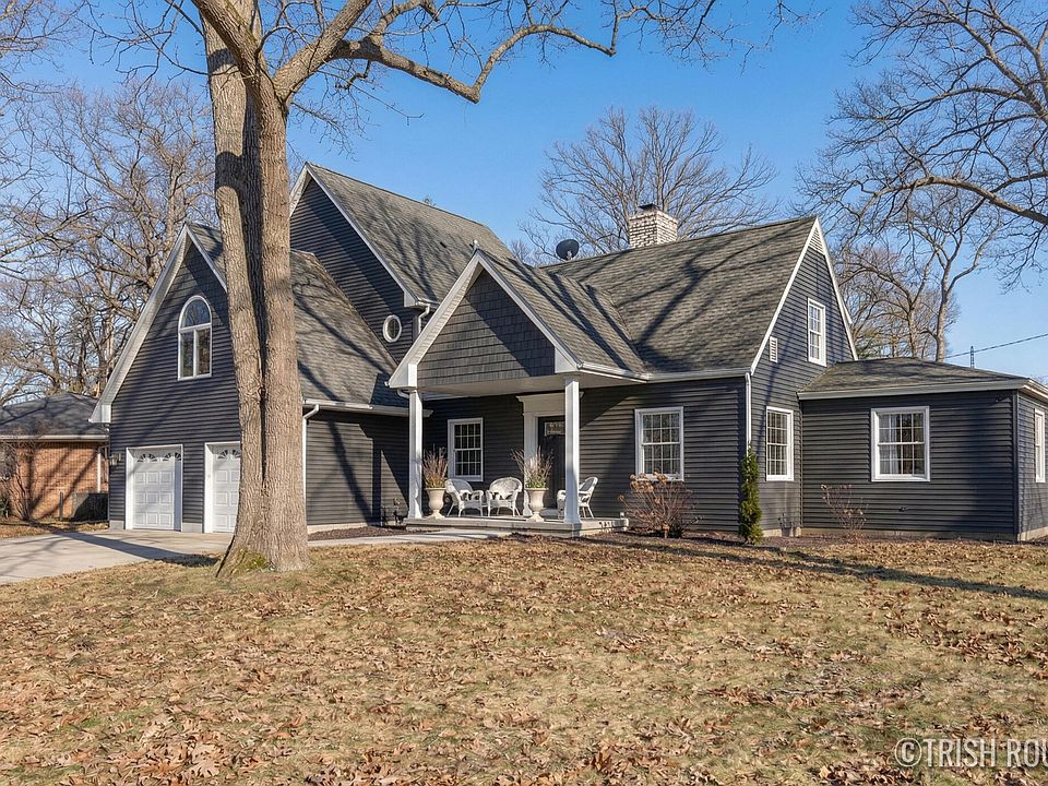 1st image of 609 3rd St