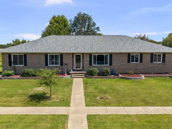 605 N Downey St, Walcott, IA 52773