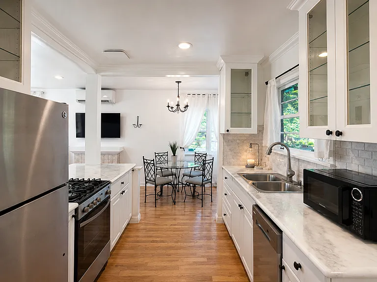 1134 Chelsea Ave #1A — Photo 9