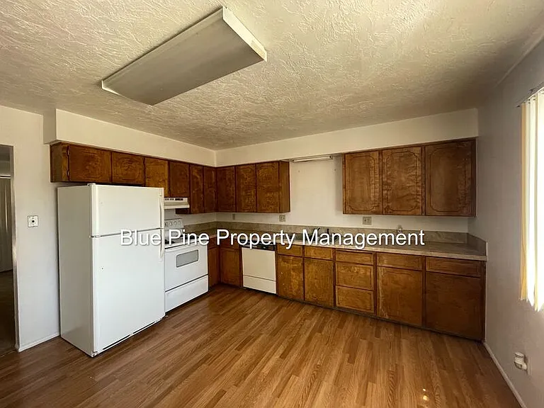 1474 Benton St #8 — Photo 3