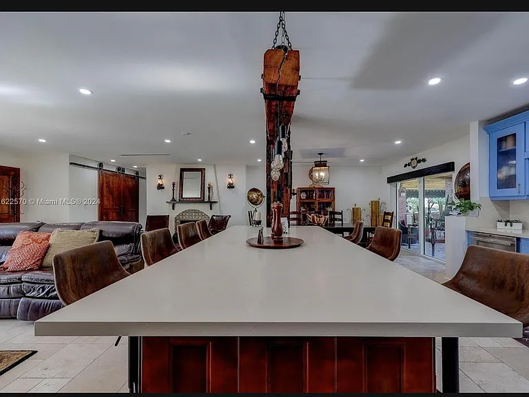 8520 SW 87th Ave — Photo 8