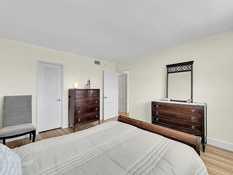 2731 NE 14th Street Cswy #421 — Photo 16