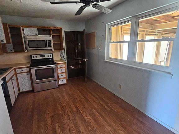4th image of 217 Rosa Blvd