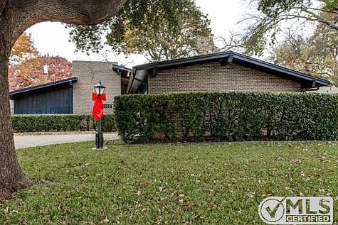 2nd image of 8953 Woodshore Dr