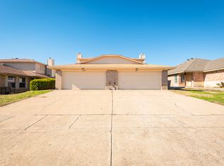 717 Lariat Ln, White Settlement, TX 76108
