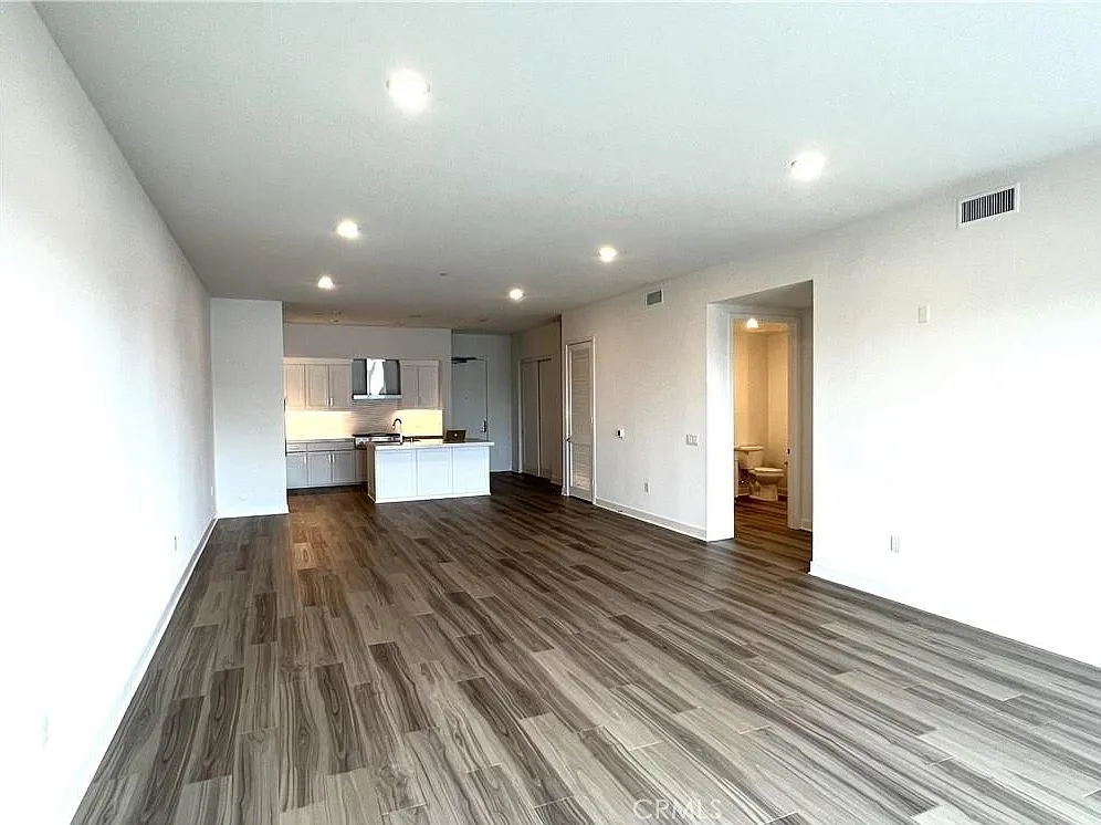 2409 Rivington — Photo 1