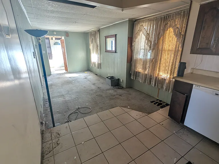1108 E Arcadia Ave — Photo 29