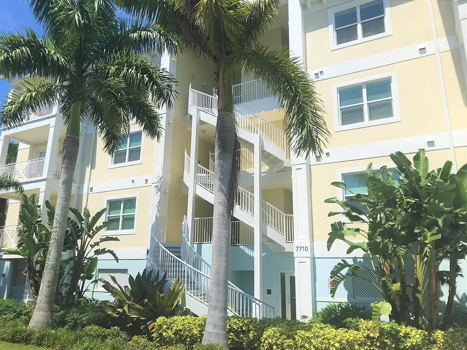 7710 34th Ave W #303