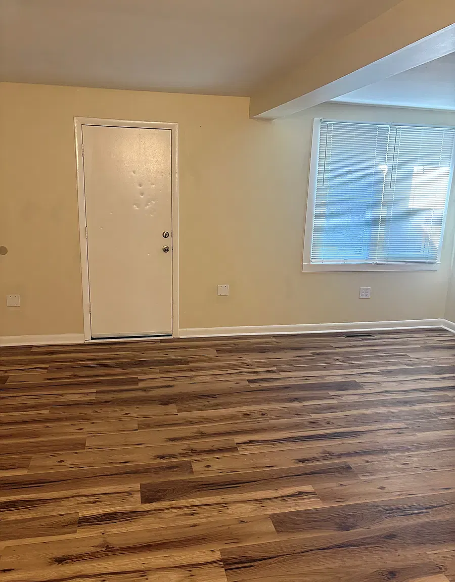 4 bed, $1,900 — Photo 4
