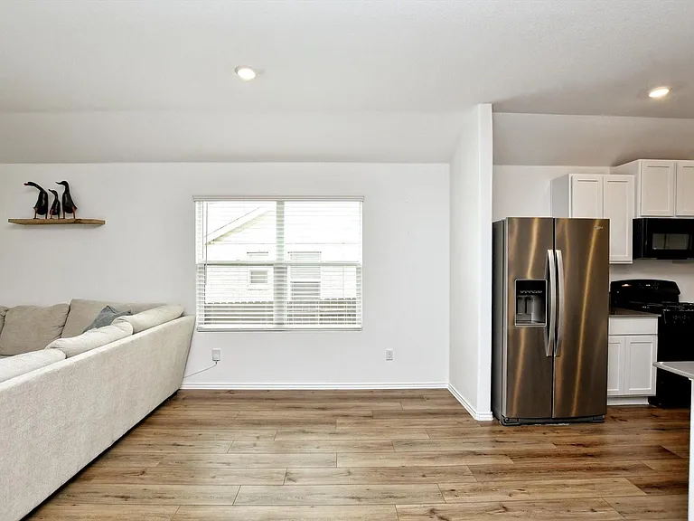 2108 Golden Grain Ln — Photo 7