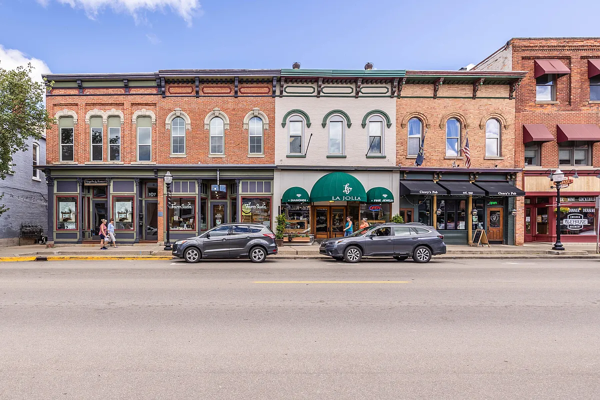 Building Photo - 109 S Main St