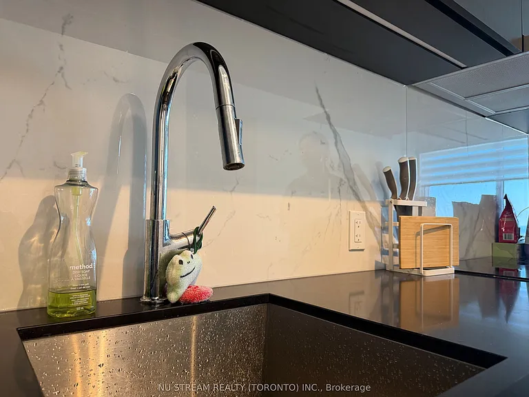 8 Wellesley St W #5010 — Photo 2