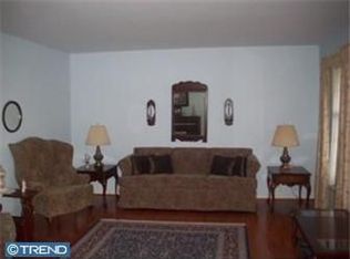 9 Round Tree Cir, Hockessin, DE 19707