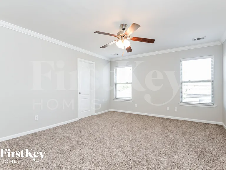 2045 Kensington Ct — Photo 9