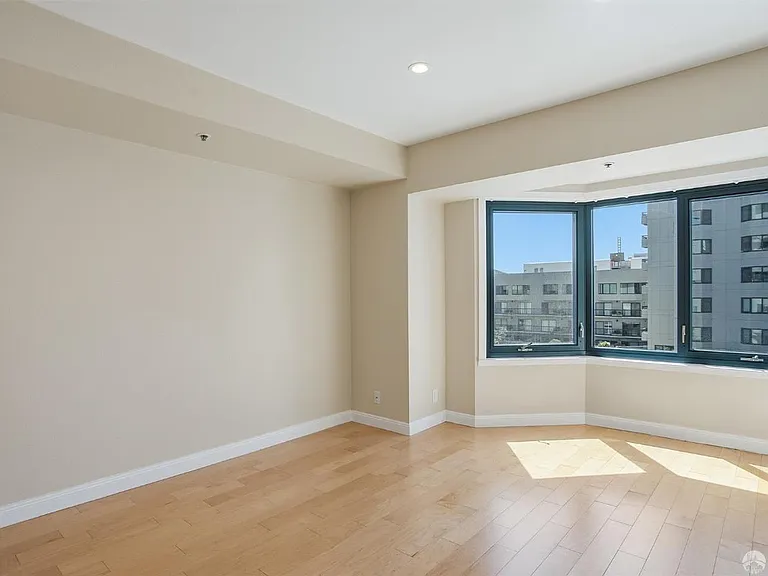 601 Van Ness Ave #406 — Photo 21