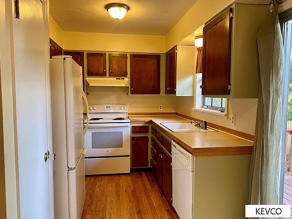 5th image of 1330 Woodcrest Ct