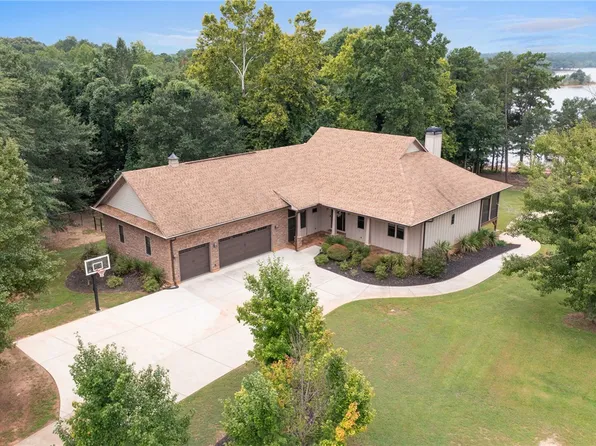 1845 N Forest Ave, Hartwell, GA 30643