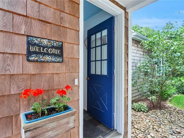 14 Williams St, Ashaway, RI 02804