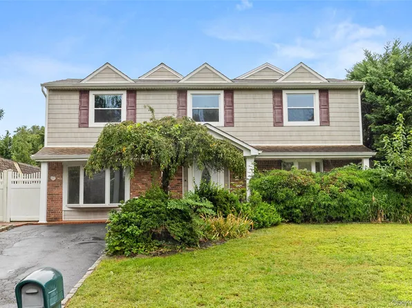 20 Hilltop Drive, Mount Sinai, NY 11766