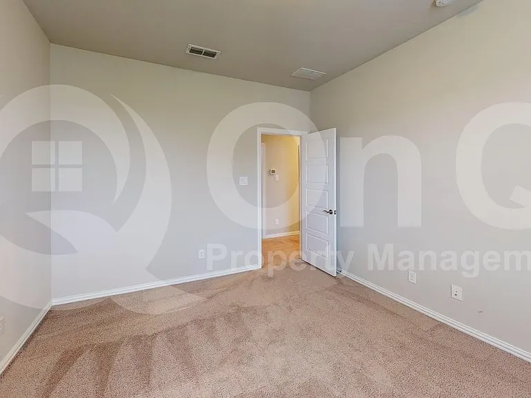 4213 Wellesley Ave — Photo 28
