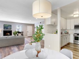 Zelzah Luxury Apartments