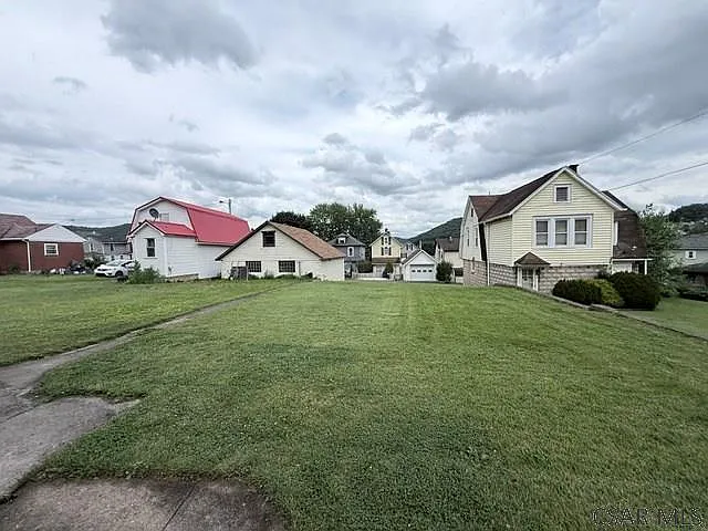 R130 Strayer St — Photo 28