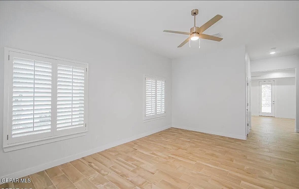 4 bed, 3.0 bath, 2418 sqft, $2,450 — Photo 2