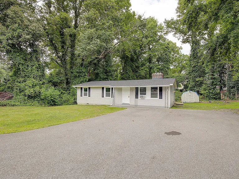 21 Robshire Manor Rd — Photo 3