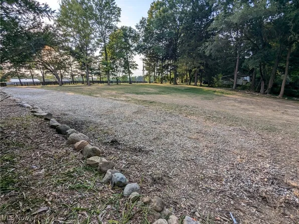 8265 Stow Rd, Hudson, OH 44236