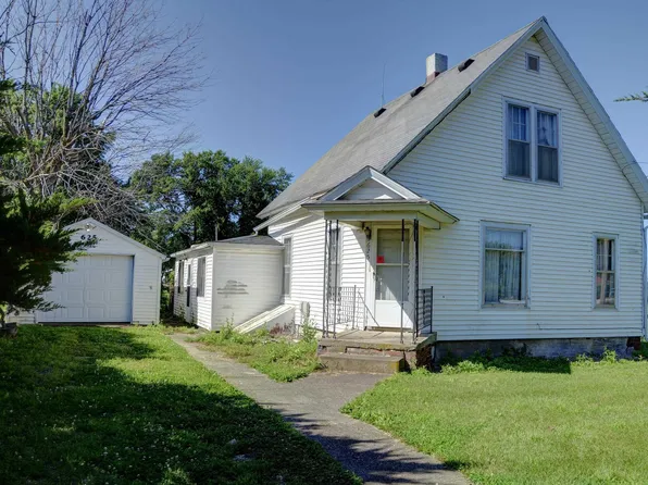 625 W Washington St, Blandinsville, IL 61420