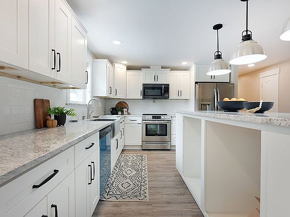 Kitchen, new appliances 