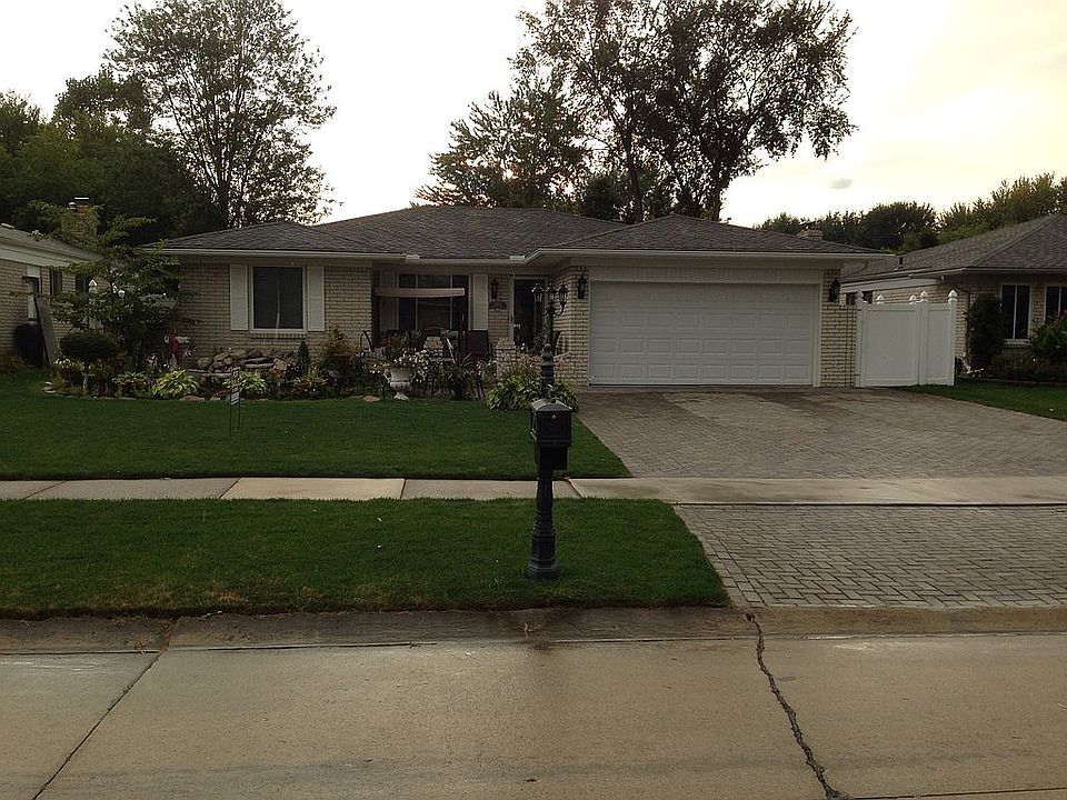 2nd image of 39835 Academy Dr