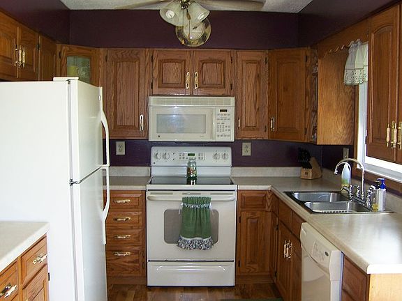 3rd image of 604 N Stanley Dr