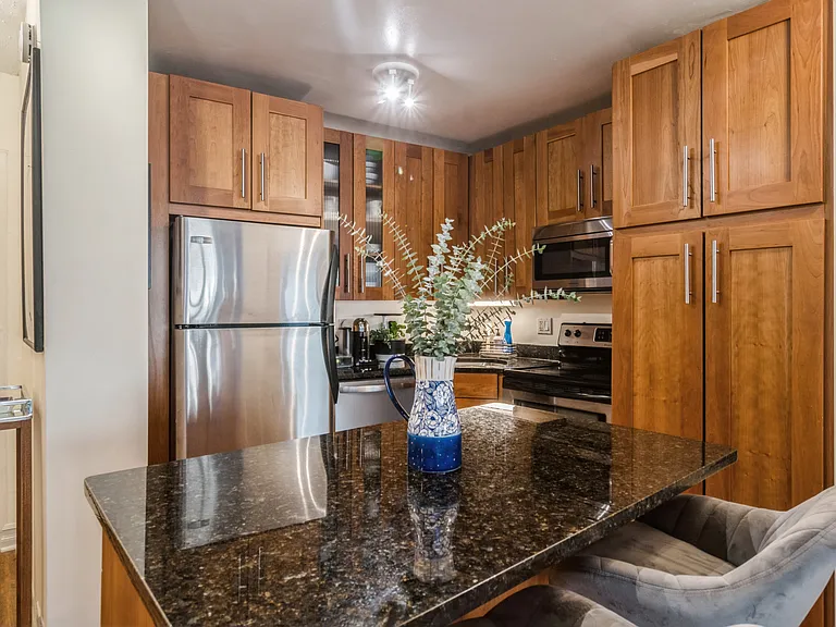 2930 N Sheridan Rd #202 — Photo 5
