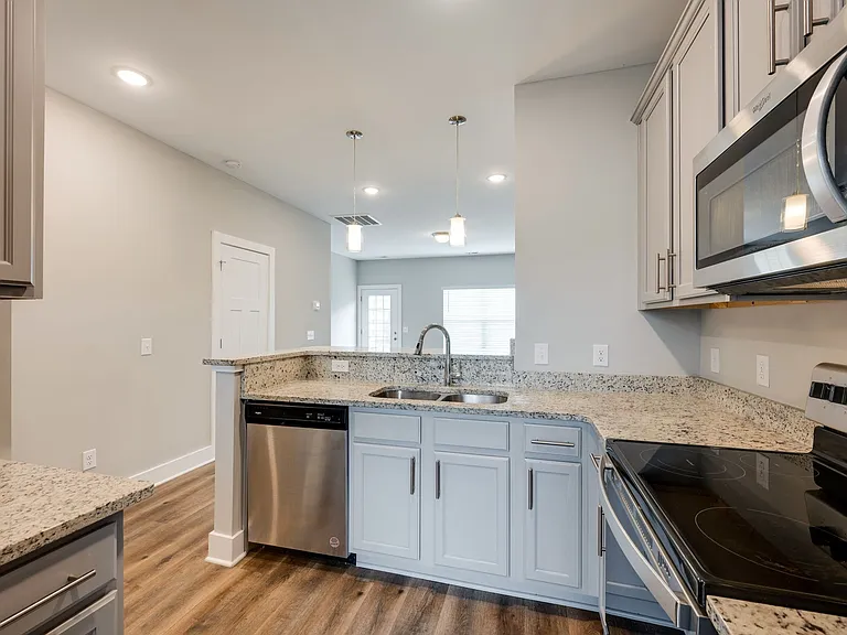 203 E Forge Ct — Photo 6