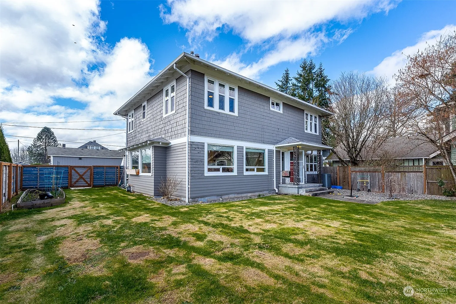 324 SW 5th Street photo 1