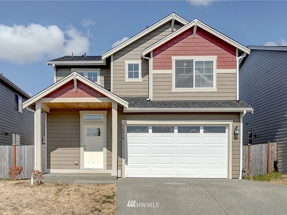 Welcome to this beautiful two story home featuring three bedrooms, 2.5 baths and family room located in the lovely neighborhood of John's Meadow. 