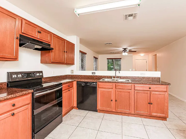 5082 E Kittentails Dr — Photo 7