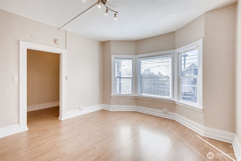 5th image of 310 Aloha Street