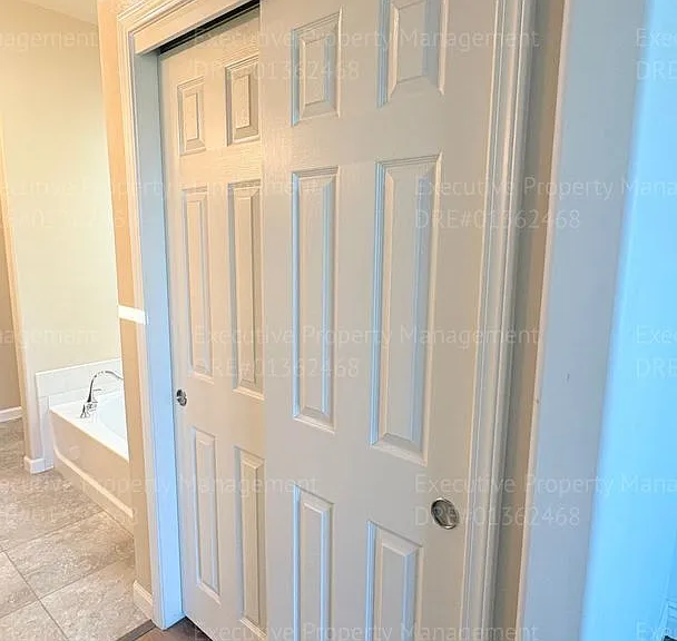 8905 Cadbury Dr — Photo 31