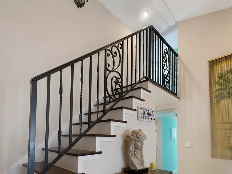 832 Green St #1 — Photo 6
