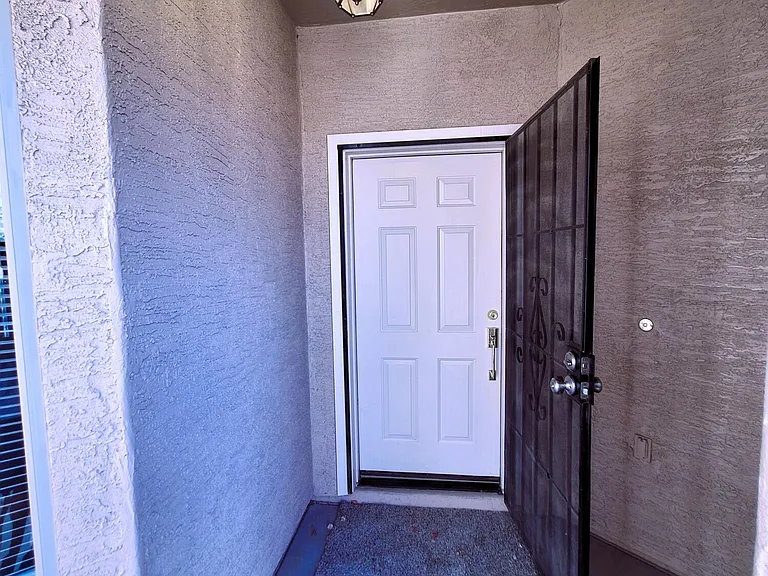 3307 E Fremont Rd — Photo 6
