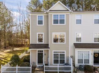 8621 Neuse Club Ln APT 100, Raleigh, NC 27616