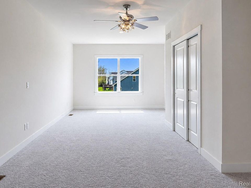 5545 Helmsdale Blvd, photo 25
