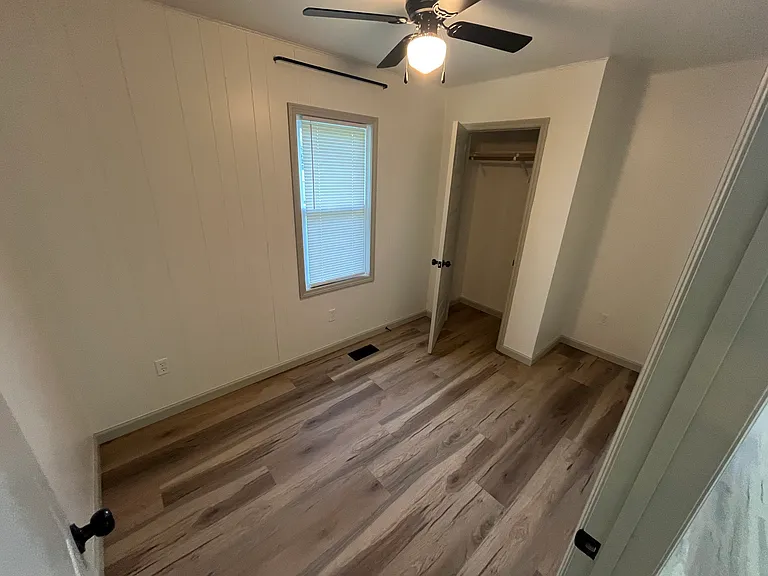 105 Lakeview St — Photo 6