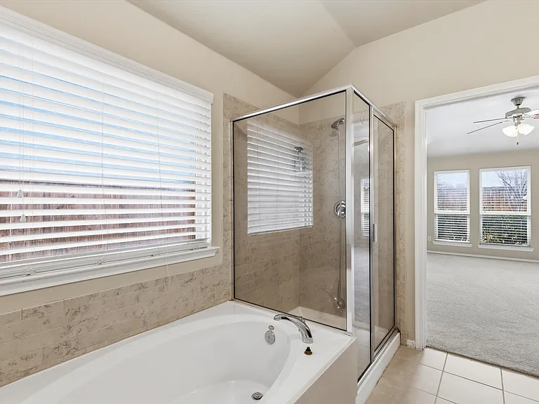 1115 Dickenson Dr — Photo 19