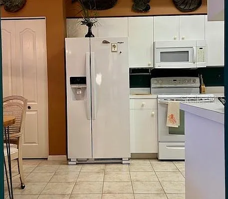 9611 Castle Point Dr #916 — Photo 7