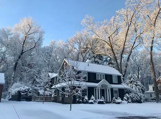 207 Farmington Rd, Longmeadow, MA 01106